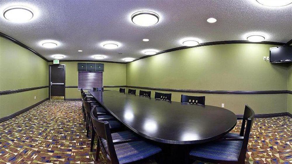 Holiday Inn Express Hotel & Suites Madison By Ihg Zewnętrze zdjęcie