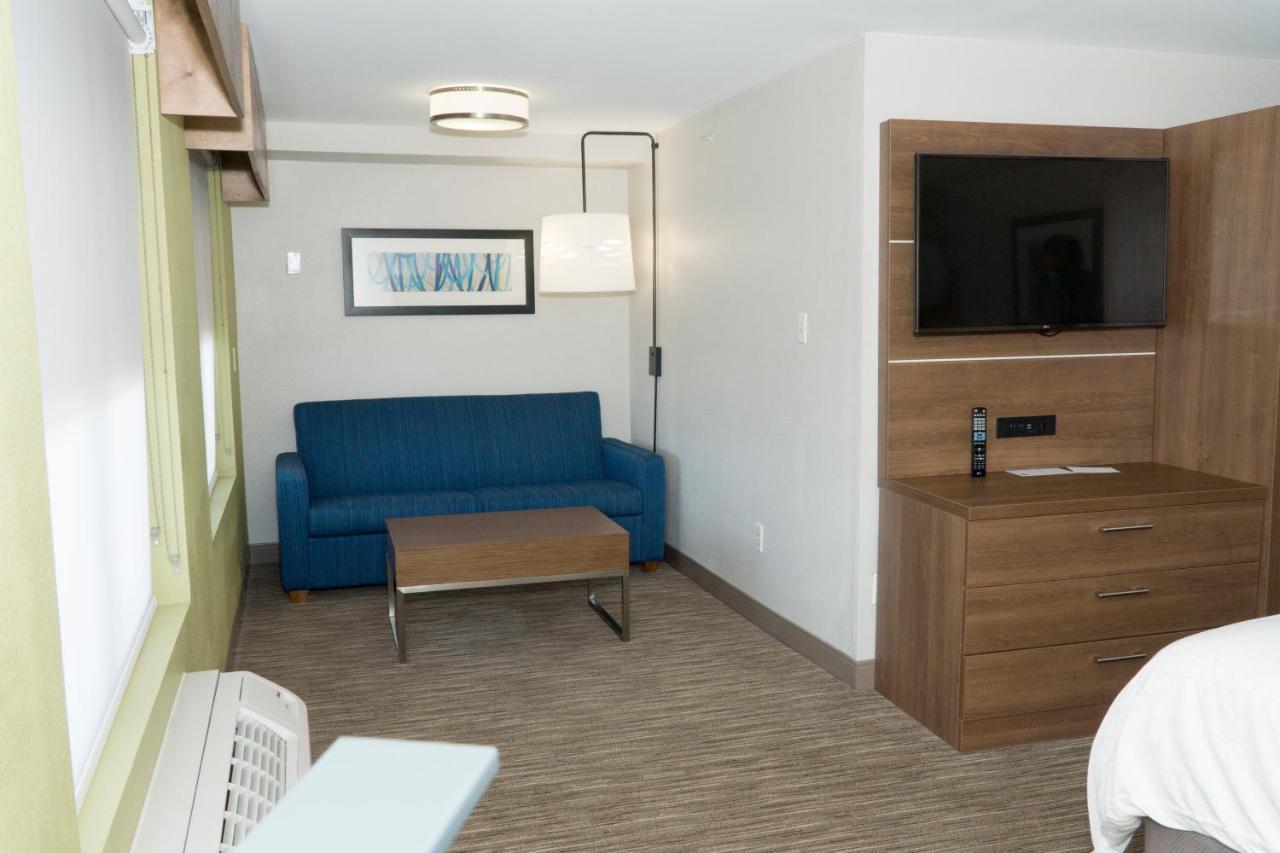 Holiday Inn Express Hotel & Suites Madison By Ihg Zewnętrze zdjęcie