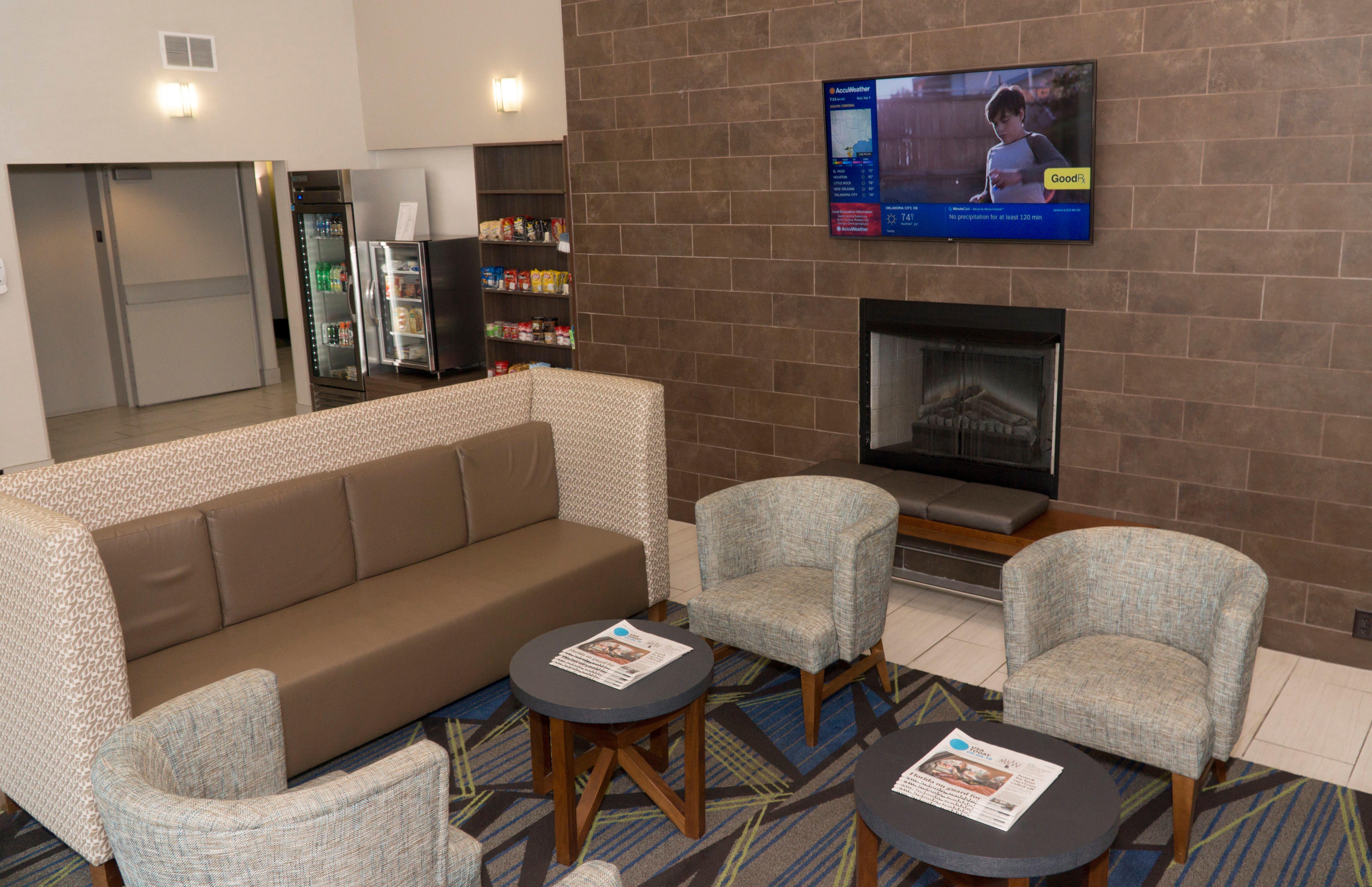 Holiday Inn Express Hotel & Suites Madison By Ihg Zewnętrze zdjęcie