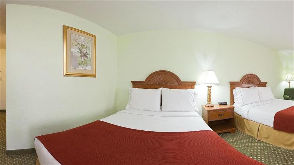 Holiday Inn Express Hotel & Suites Madison By Ihg Zewnętrze zdjęcie