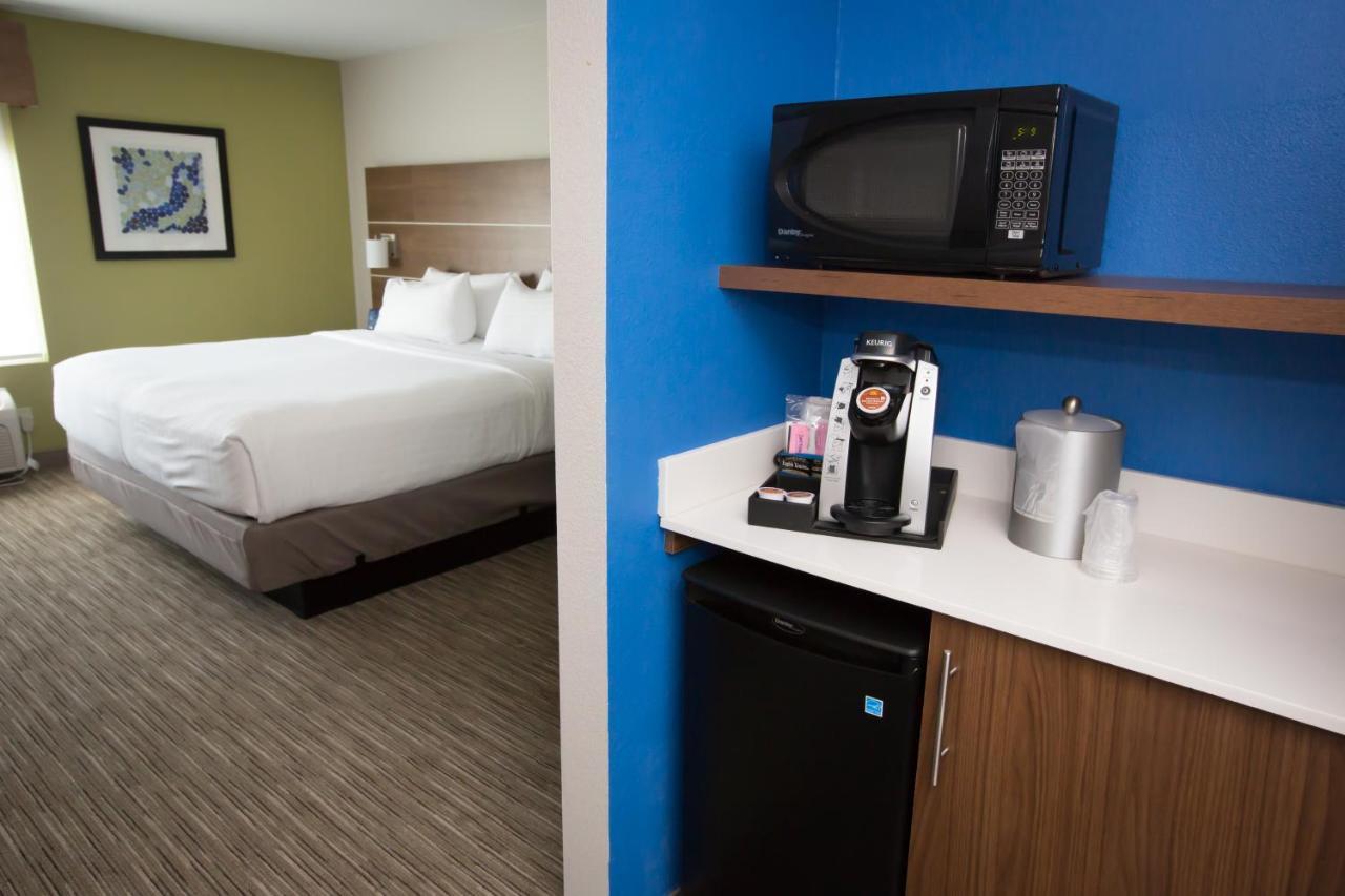 Holiday Inn Express Hotel & Suites Madison By Ihg Zewnętrze zdjęcie